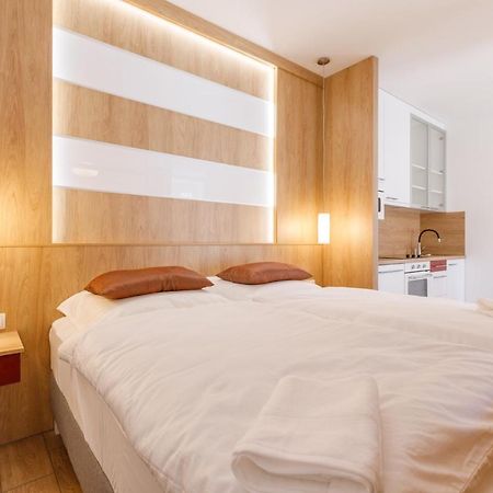 La Bella Centrum Apartmanok Piros/Sarga Hévíz Dış mekan fotoğraf