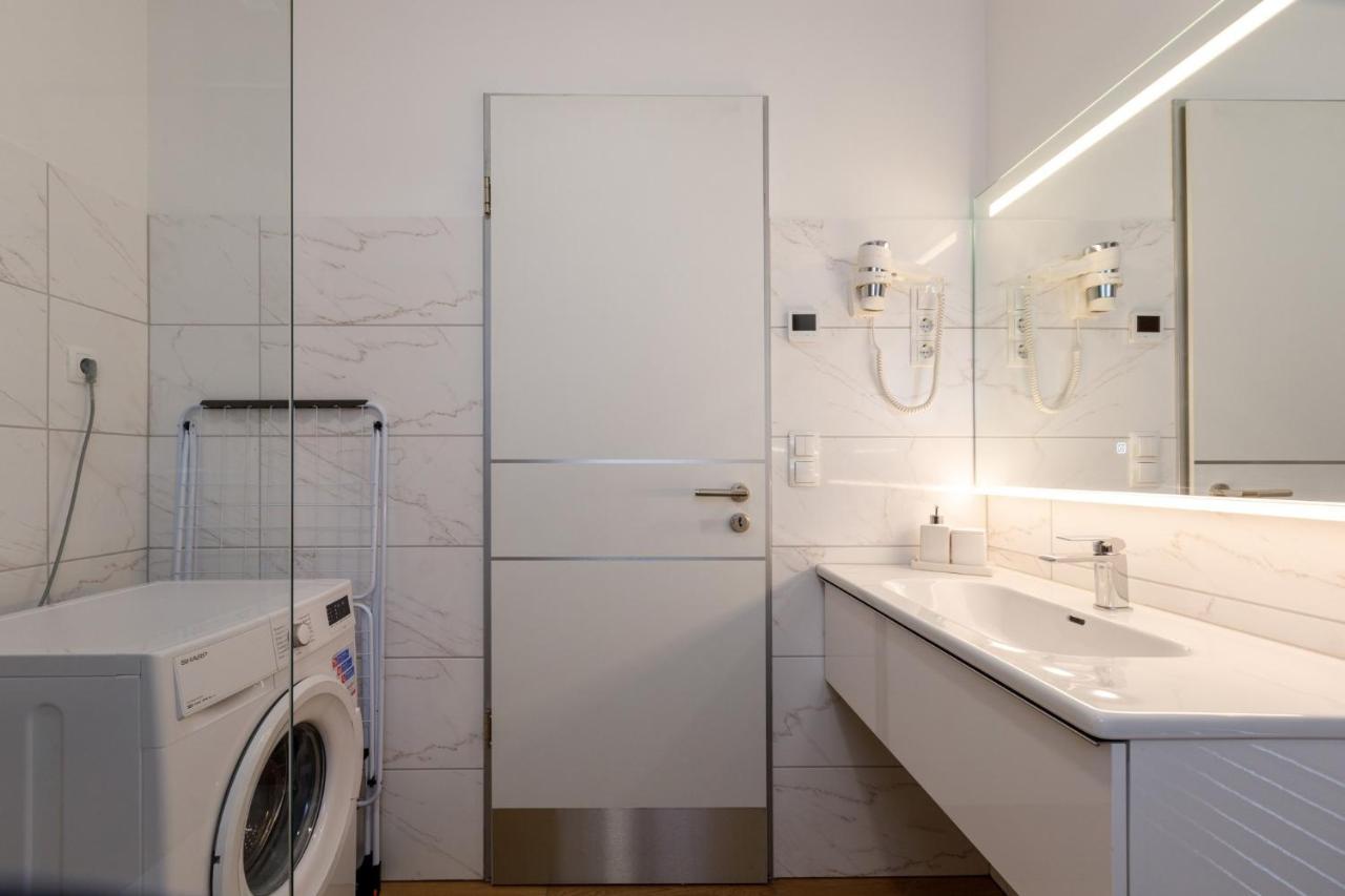 La Bella Centrum Apartmanok Piros/Sarga Hévíz Dış mekan fotoğraf