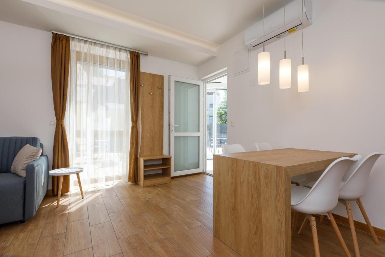 La Bella Centrum Apartmanok Piros/Sarga Hévíz Dış mekan fotoğraf