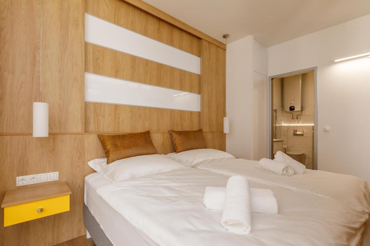 La Bella Centrum Apartmanok Piros/Sarga Hévíz Dış mekan fotoğraf