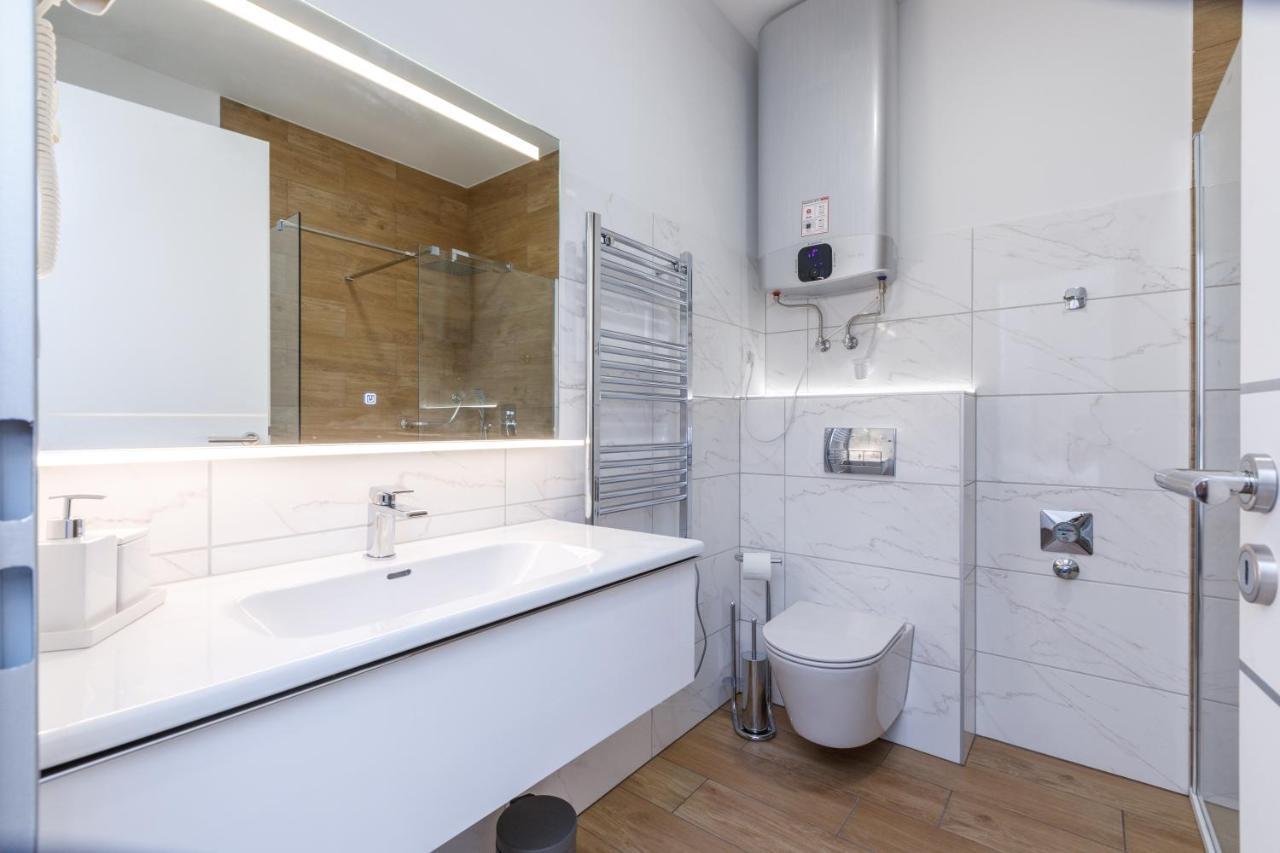 La Bella Centrum Apartmanok Piros/Sarga Hévíz Dış mekan fotoğraf